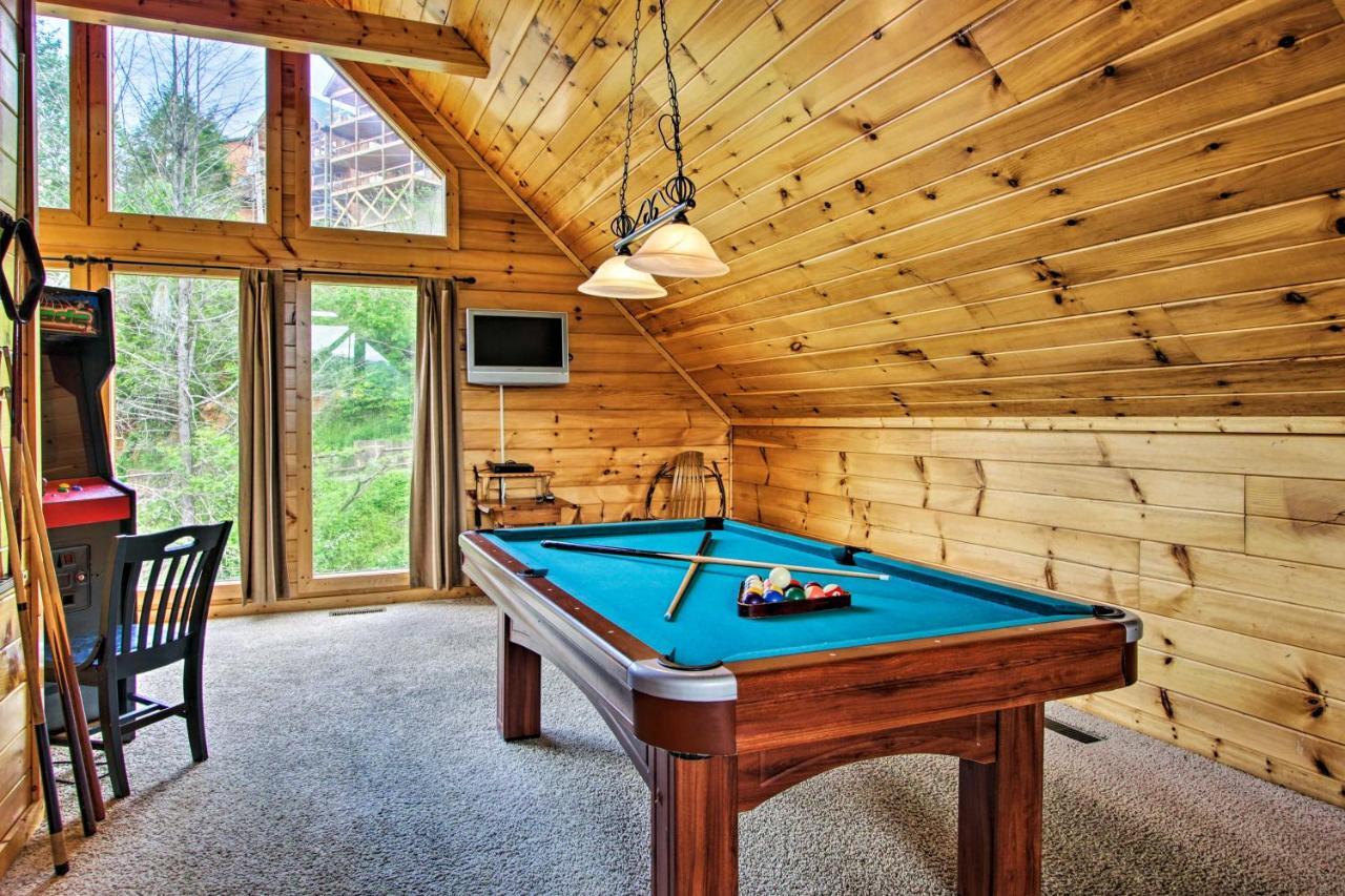 Expansive Gatlinburg Cabin Hot Tub, Deck And Grill! Ngoại thất bức ảnh