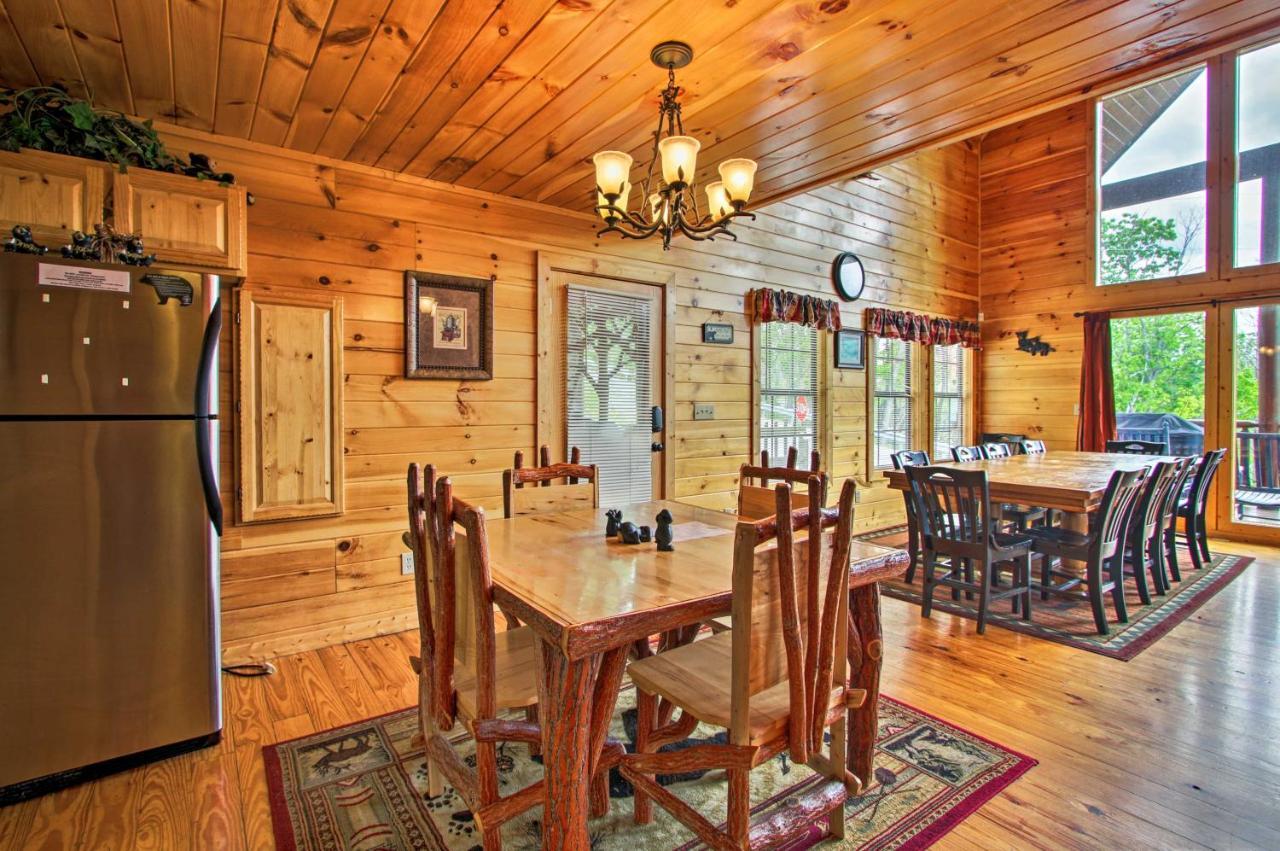Expansive Gatlinburg Cabin Hot Tub, Deck And Grill! Ngoại thất bức ảnh